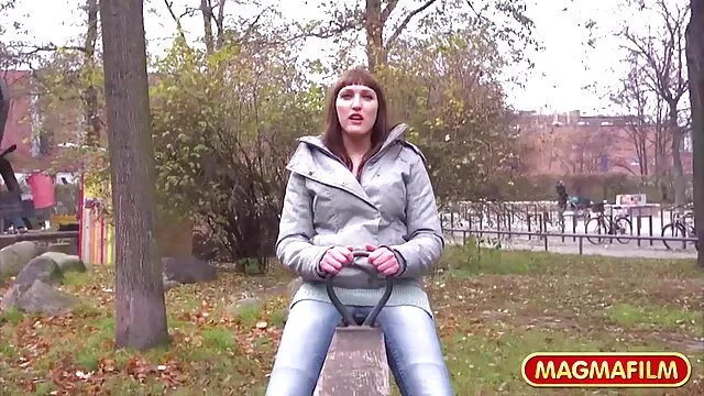 XXX geen registratie  Pikaper neemt de ver video de chicas cogiendo blondine mee op straat en neukt haar voor geld.