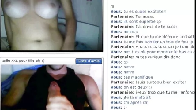 XXX geen registratie  Kale man die plezier heeft in de xxx pornhud slaapkamer met blond.