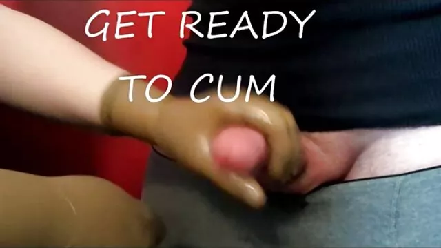 XXX geen registratie  Brunette met grote borsten geeft guy een gratis porn kijken kick.