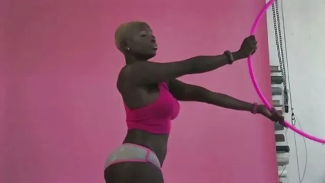 XXX geen registratie  Slim meisje porno gr die in beide gaten knijpt