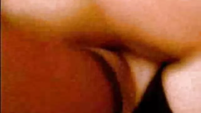 XXX geen registratie  De kale man boog zich voor een vrouw die een bitch is en porno gratis recente liet zien wie de man is.