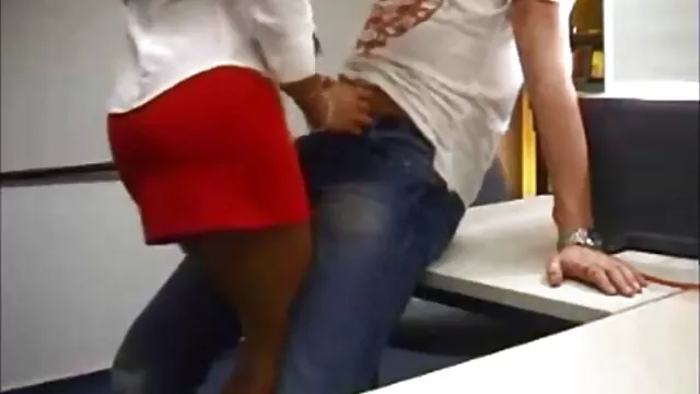 XXX geen registratie  Mooie blonde krijgt een deel van de sperma verleiding in haar mond gratis soft porno