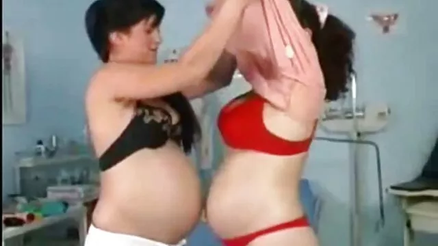 XXX geen registratie  Lovelace genoot van een triootje met jonge mujeres cachondas en vivo slim studenten.