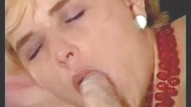 XXX geen registratie  Jonge roodharige vrouwen springen op shnaga een volwassen porno rama gratis man