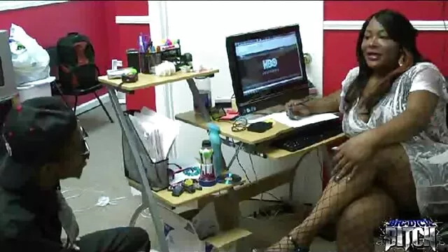 XXX geen registratie  Mooie en bekwame meisjesporno. lange sexfilms