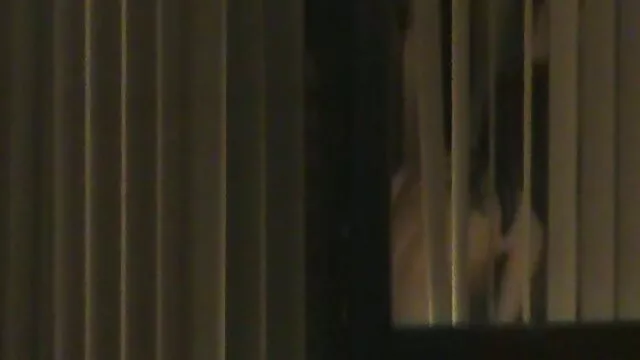 XXX geen registratie  Gefilmd op amateurcamera terwijl hij een roodharig wild video porno gratis public dier blies.