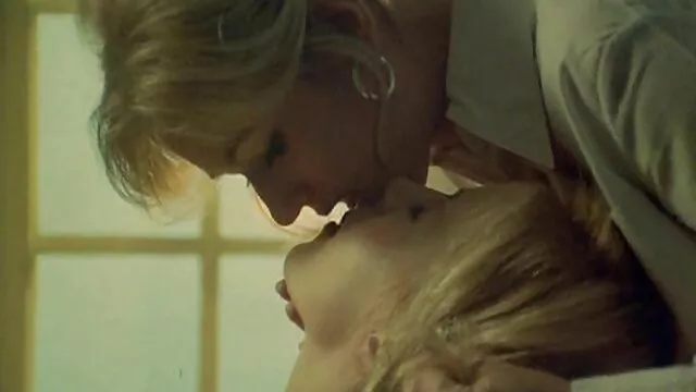 XXX geen registratie  Neuken op de bank gratis porno op je mobiel zijn favoriete vriendin